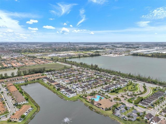 3525 W 94th St, Hialeah, FL 33018