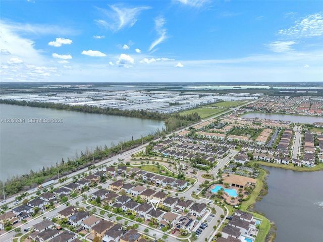 3525 W 94th St, Hialeah, FL 33018