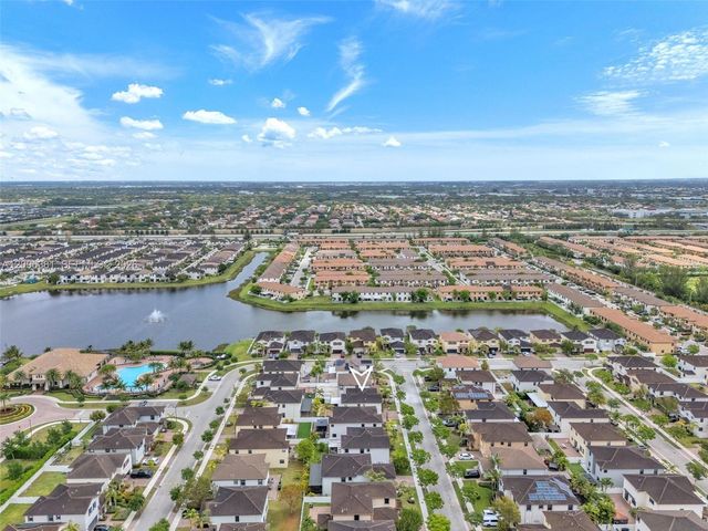 3525 W 94th St, Hialeah, FL 33018