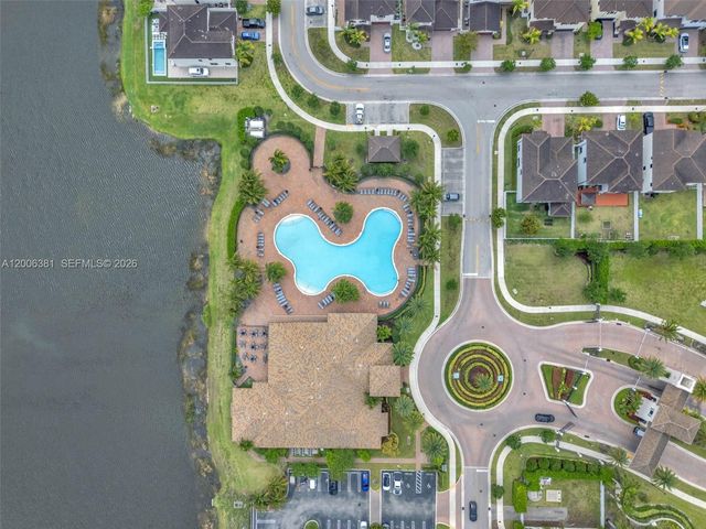 3525 W 94th St, Hialeah, FL 33018