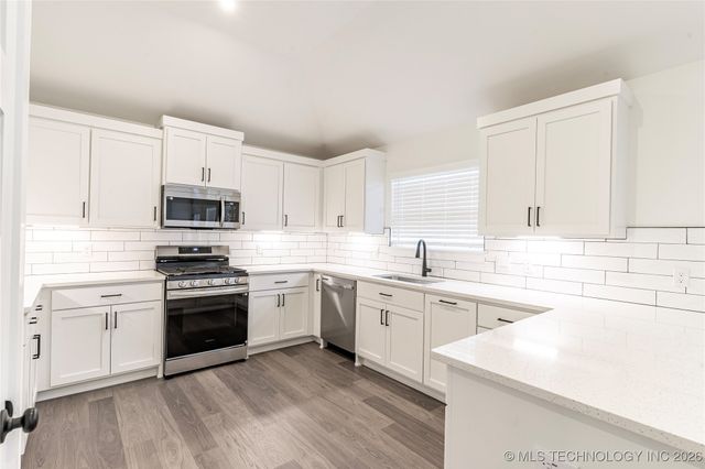 15024 S Poplar Street, Glenpool, OK 74033