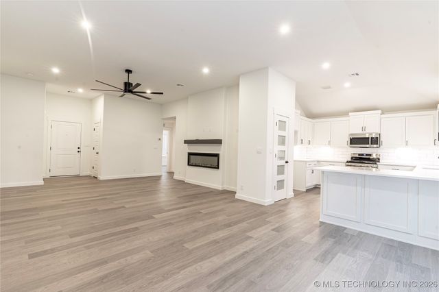 15024 S Poplar Street, Glenpool, OK 74033