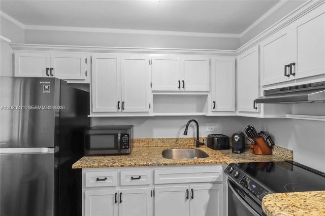 2420 SE 17th Cswy 301C, Fort Lauderdale, FL 33316