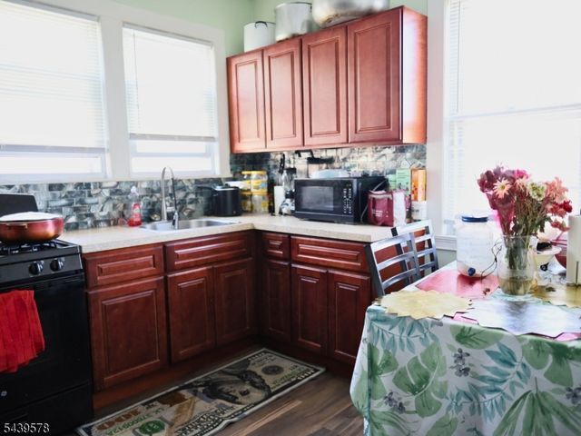 313 Ashton Ave, Linden City, NJ 07036