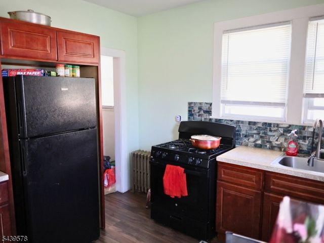 313 Ashton Ave, Linden City, NJ 07036