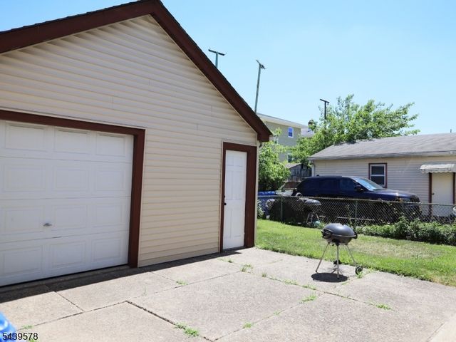 313 Ashton Ave, Linden City, NJ 07036