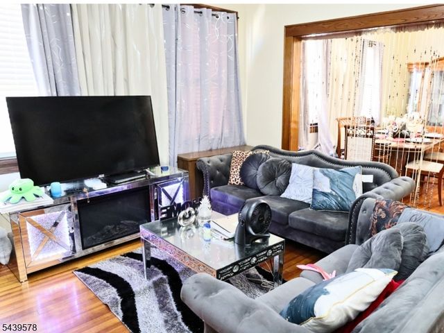 313 Ashton Ave, Linden City, NJ 07036