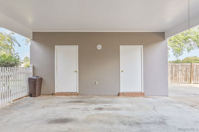 529 COUNTY DOWNS Road, Montgomery, AL 36109