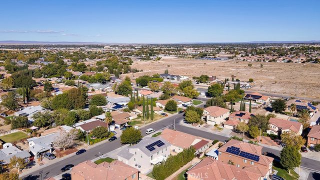 2550 W Avenue K6, Lancaster, CA 93536