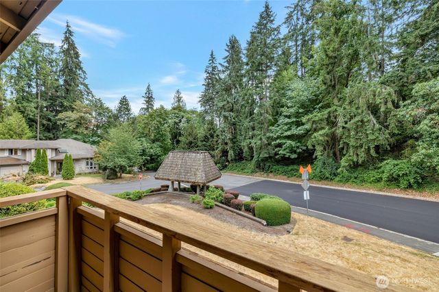 17120 NE 2nd Place, Bellevue, WA 98008