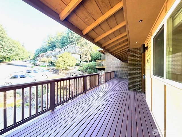 17120 NE 2nd Place, Bellevue, WA 98008