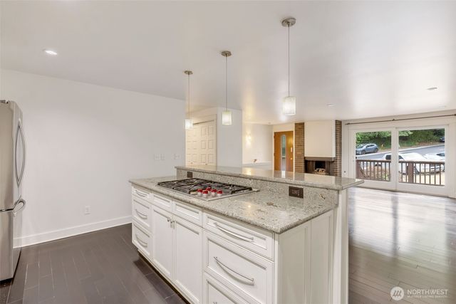 17120 NE 2nd Place, Bellevue, WA 98008