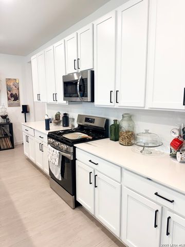 14011 Hertford Shire, San Antonio, TX 78245