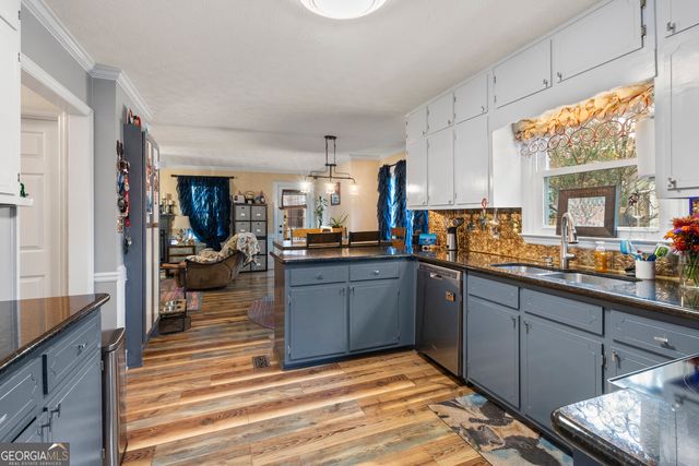 2160 Deer Oaks Trail, Lawrenceville, GA 30044