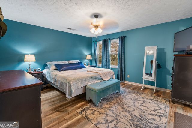 2160 Deer Oaks Trail, Lawrenceville, GA 30044