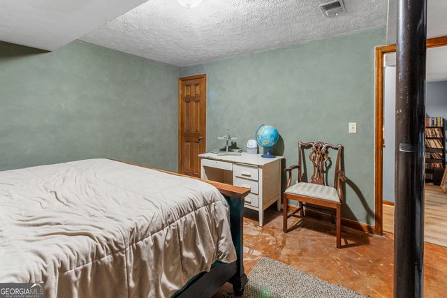 2160 Deer Oaks Trail, Lawrenceville, GA 30044