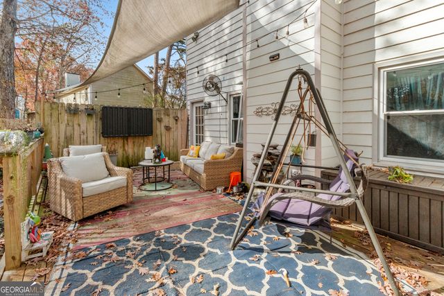 2160 Deer Oaks Trail, Lawrenceville, GA 30044