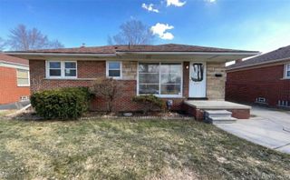 29212 Ursuline Street, St. Clair Shores, MI 48081