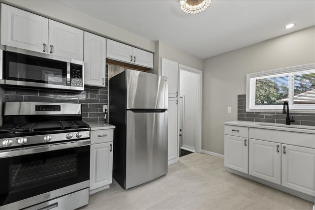 18305 Marquette Street, Roseville, MI 48066