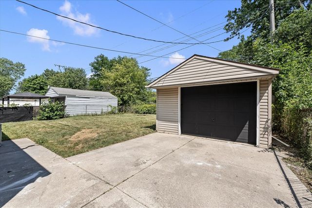 18305 Marquette Street, Roseville, MI 48066