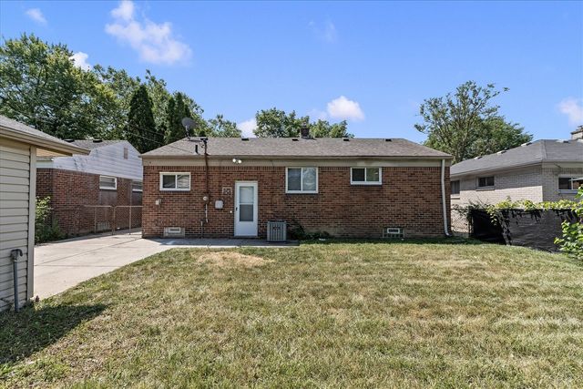 18305 Marquette Street, Roseville, MI 48066