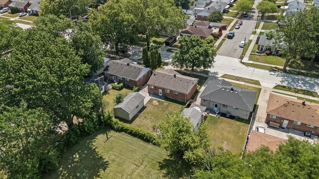 18305 Marquette Street, Roseville, MI 48066