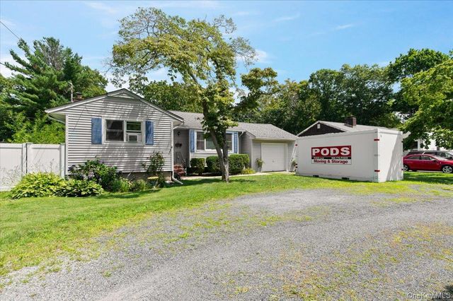 101 Lake Avenue, Saint James, NY 11780