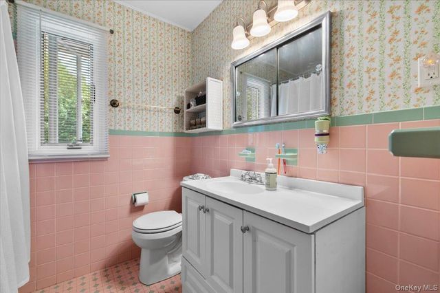 101 Lake Avenue, Saint James, NY 11780