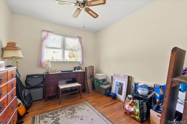 101 Lake Avenue, Saint James, NY 11780