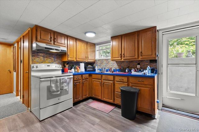 101 Lake Avenue, Saint James, NY 11780