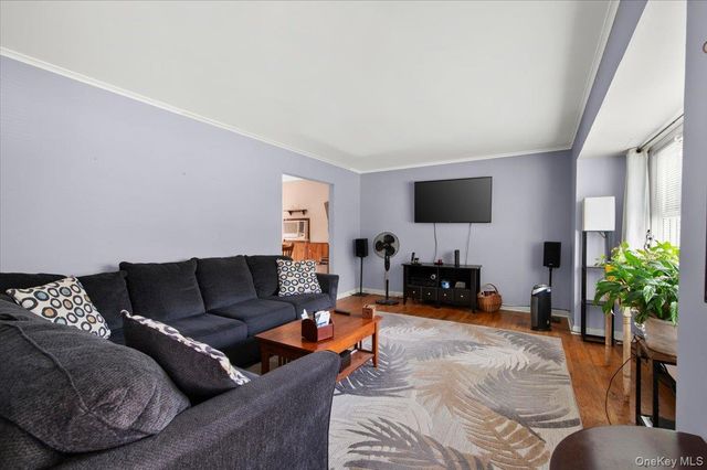 101 Lake Avenue, Saint James, NY 11780