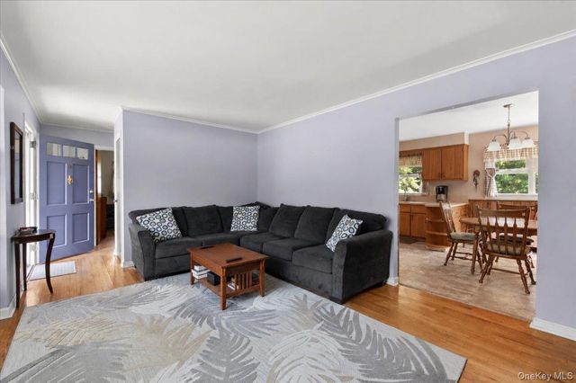 101 Lake Avenue, Saint James, NY 11780
