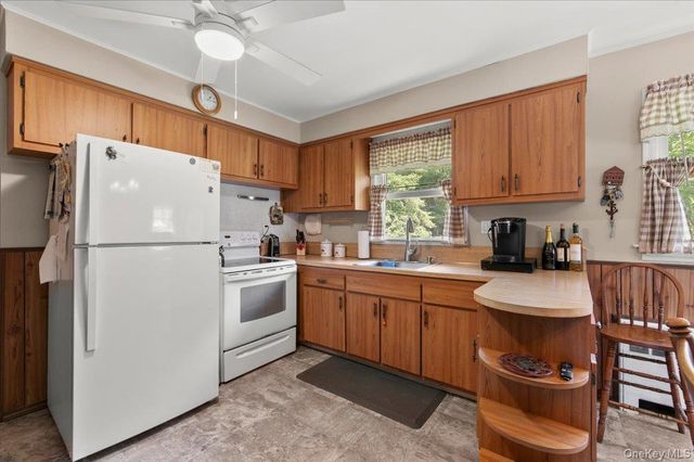 101 Lake Avenue, Saint James, NY 11780