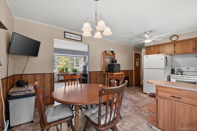 101 Lake Avenue, Saint James, NY 11780