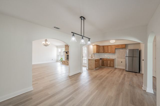 1946 Chesham Drive, Carrollton, TX 75007