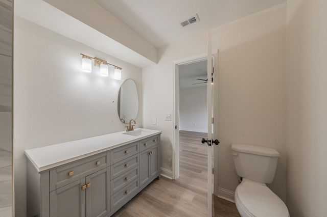 1946 Chesham Drive, Carrollton, TX 75007