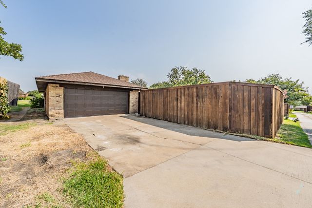 1946 Chesham Drive, Carrollton, TX 75007