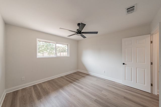 1946 Chesham Drive, Carrollton, TX 75007