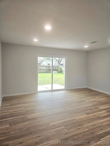 11618 E 27th Street, Tulsa, OK 74129