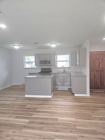 11618 E 27th Street, Tulsa, OK 74129