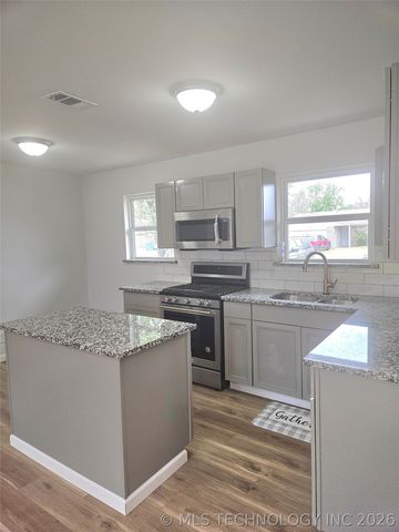 11618 E 27th Street, Tulsa, OK 74129