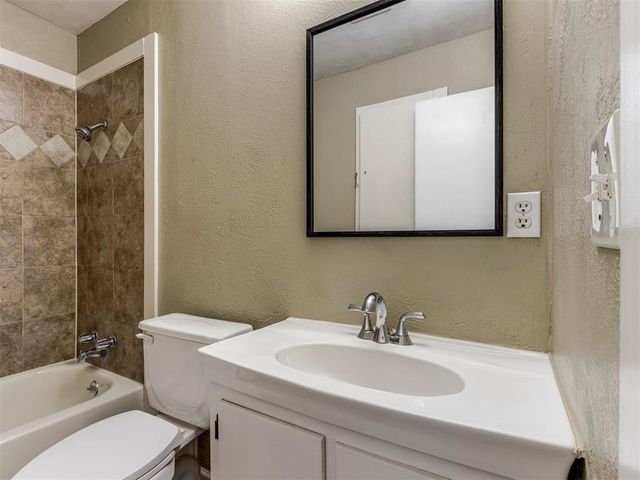 508 W Lockheed Drive, Midwest City, OK 73110