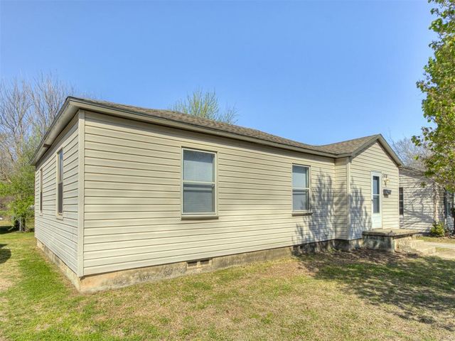 508 W Lockheed Drive, Midwest City, OK 73110