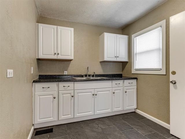 508 W Lockheed Drive, Midwest City, OK 73110