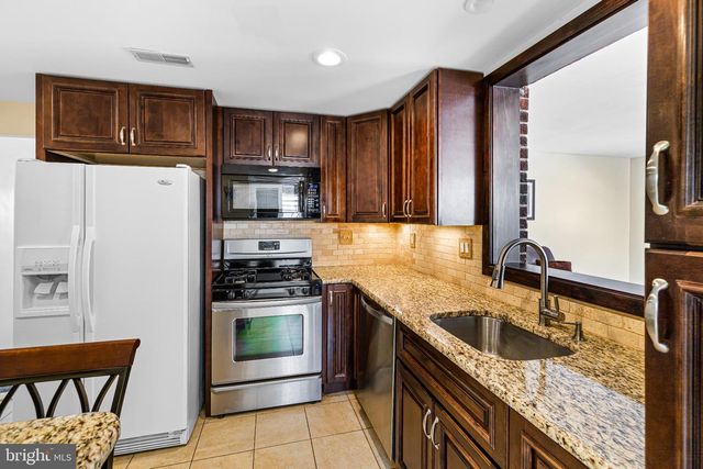 2009 PARKVIEW AVE, Abington, PA 19001