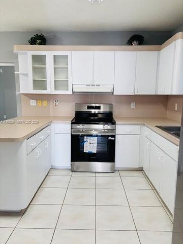 4621 SW 99th Ct, Miami, FL 33165