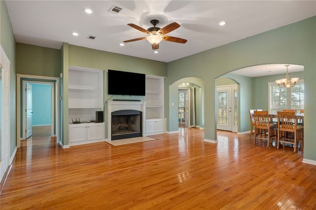 6516 Masters Place, Van Buren, AR 72956