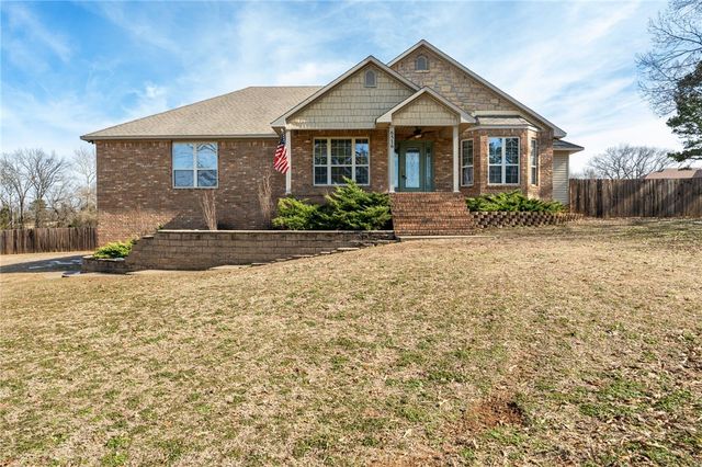 6516 Masters Place, Van Buren, AR 72956