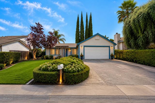 1400 Pebblewood Dr, Sacramento, CA 95833