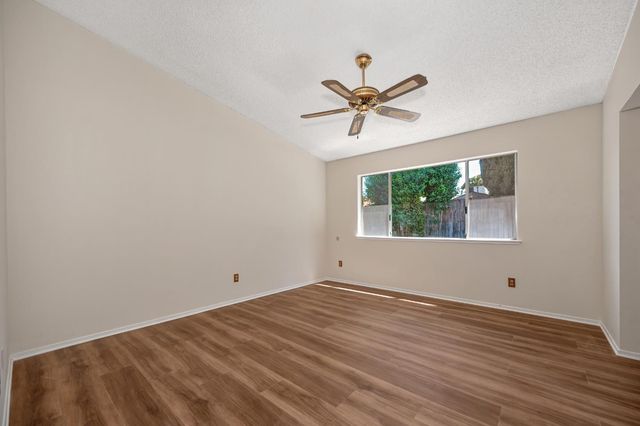 1400 Pebblewood Dr, Sacramento, CA 95833